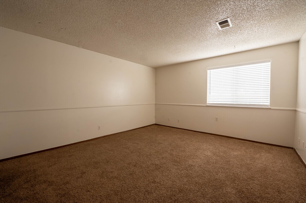 Primary Photo - 17662 E Loyola Dr