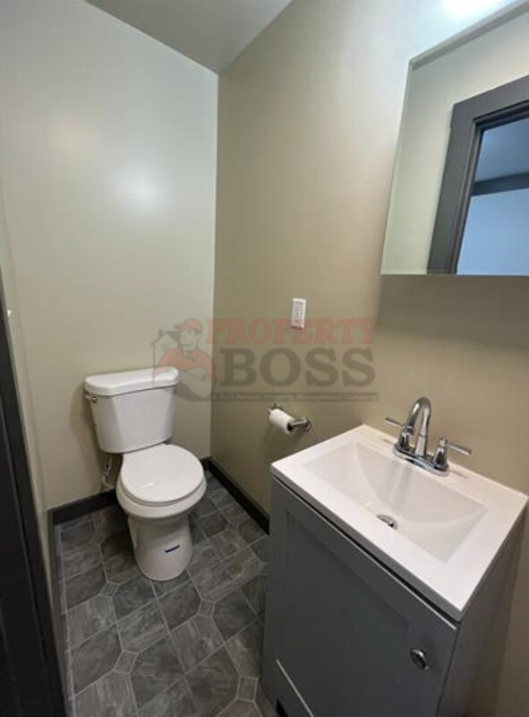 Building Photo - 15 Rimbach St