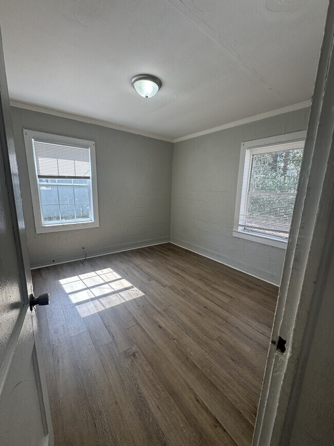 Foto del edificio - 1004 Duke St