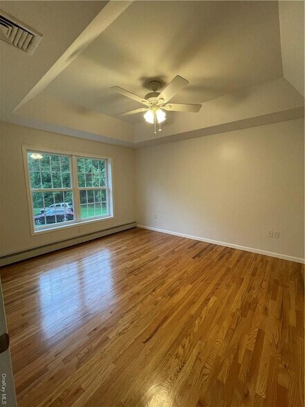 Building Photo - 32 Cedar Ln
