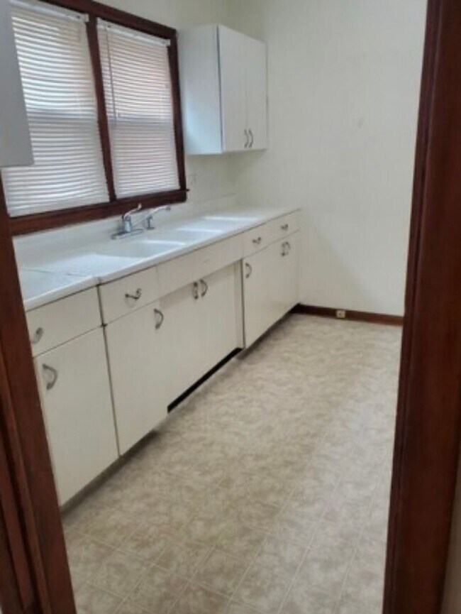 Building Photo - 3721 Watson