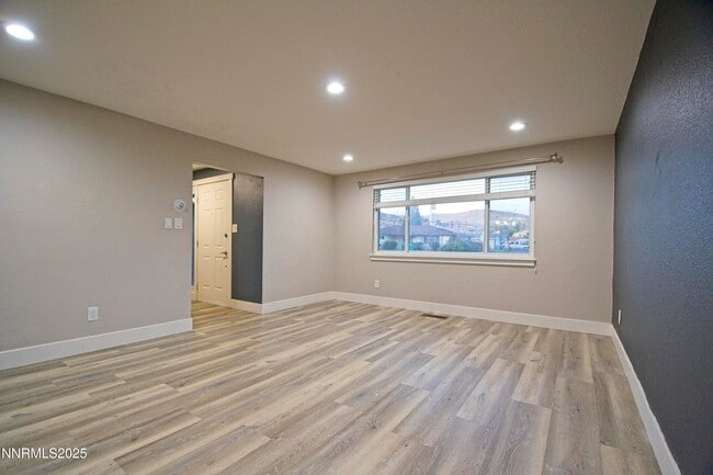 Foto del edificio - 489 Penny Way