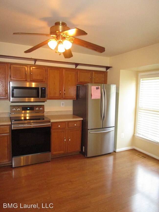 Building Photo - 3 br, 3.5 bath House - 8837 Manahan Drive