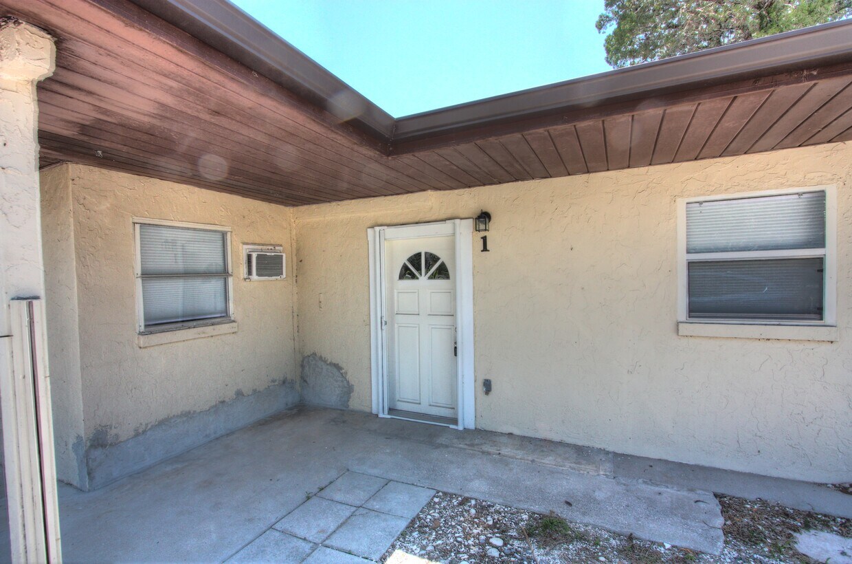 Foto principal - 615 Shore Rd