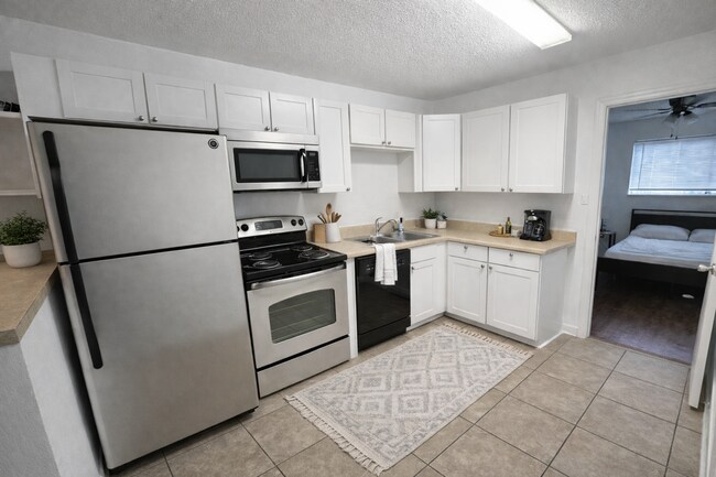 Foto del edificio - True 1 Bedroom Overlooking Doak Campbell