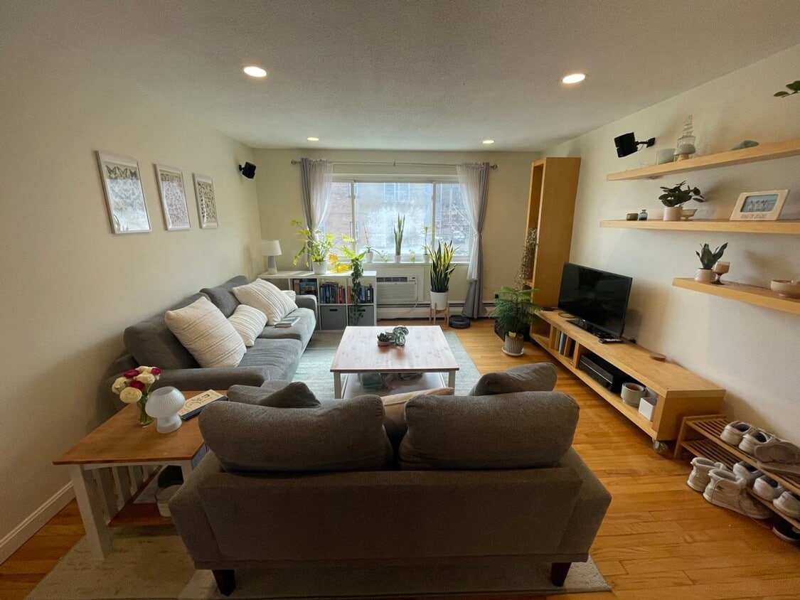 SPACIOUS AND BRIGHT BRIGHTON 2 BED W/ DISHWASHER ~ HT/HW INCL - SPACIOUS AND BRIGHT BRIGHTON 2 BED W/ DISHWASHER ~ HT/HW INCL