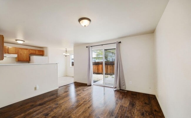 Building Photo - 4036 Village Dr