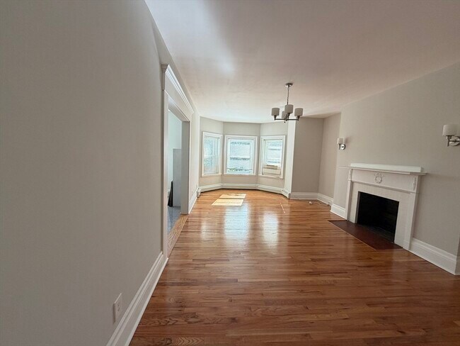 Building Photo - 318 Tappan St