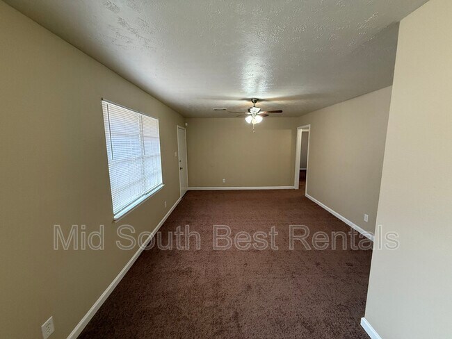 Foto del edificio - 2416 Corning Ave