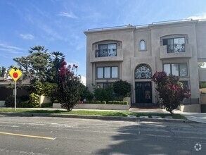 Building Photo - 1922 Purdue Ave