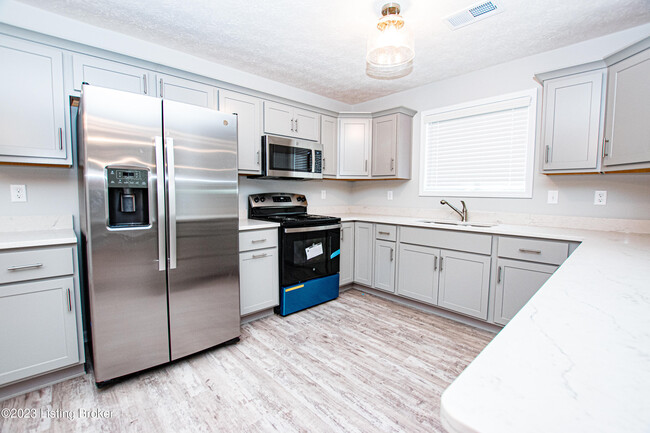 Building Photo - 412 Eagle Pointe Dr