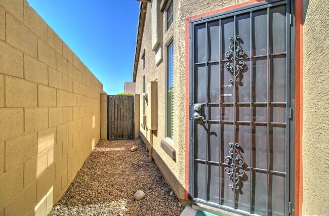 Foto del edificio - 2725 E Mine Creek Rd
