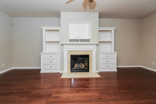 Foto del edificio - 6014 Colonial Garden Dr