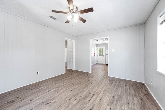 Sala de estar - 4111 Victoria Ave