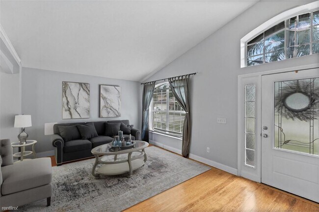 Foto del edificio - 3 br, 2 bath House - 647 Darkwood Avenue