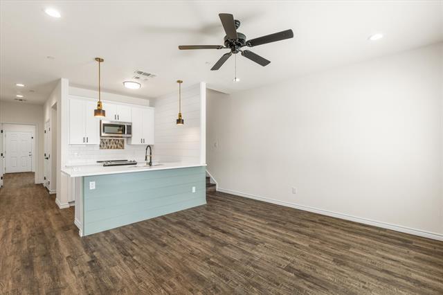 Building Photo - 1402 Courtney Pl
