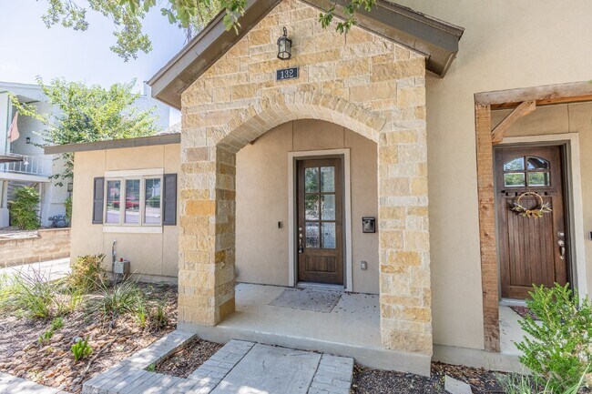 Foto del edificio - 132 Elizabeth Rd