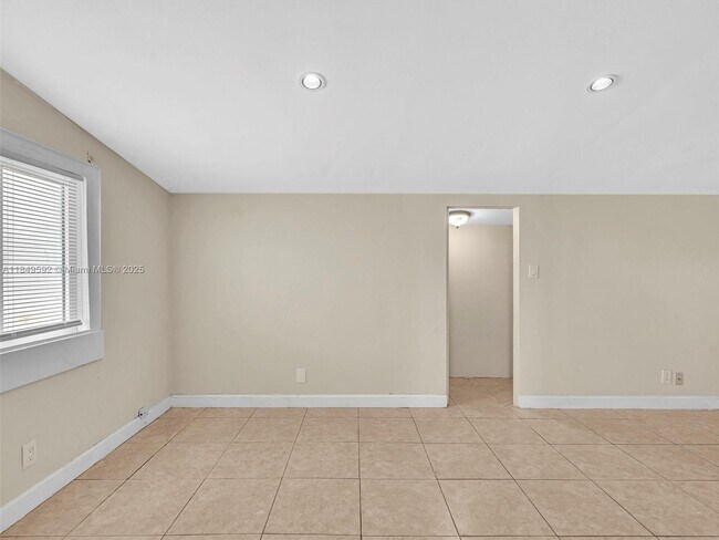 Foto del edificio - 5611 SW 37th St