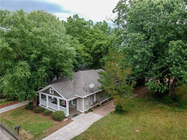 Building Photo - 3352 Harrison Rd