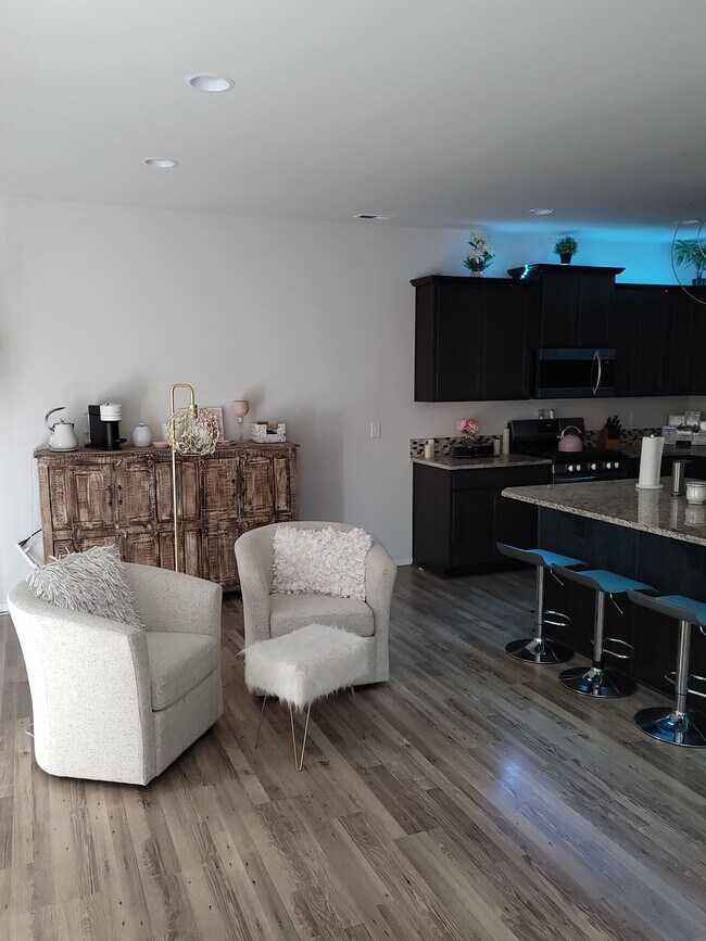 Foto del edificio - 2906 Fiddleback St NE