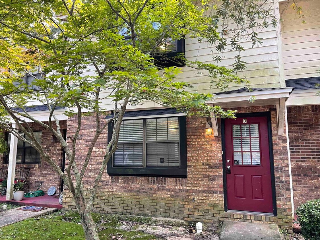 Primary Photo - 1411 Pullen Rd