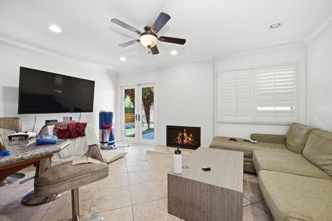 Building Photo - 4854 Campanile Dr