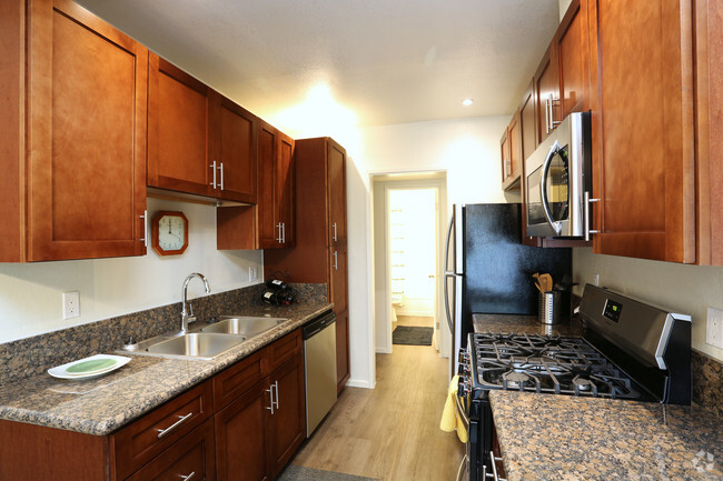 1 BR, 1 BA - 656 SF - The Timbers Apartments