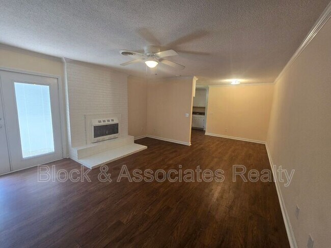 Foto del edificio - 2969 Tall Cedar Ln
