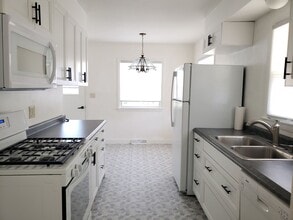 Building Photo - 214 N 10th Ave