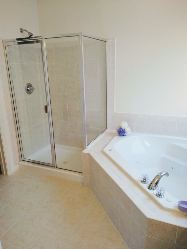 Foto del edificio - 319 Bob White Pkwy