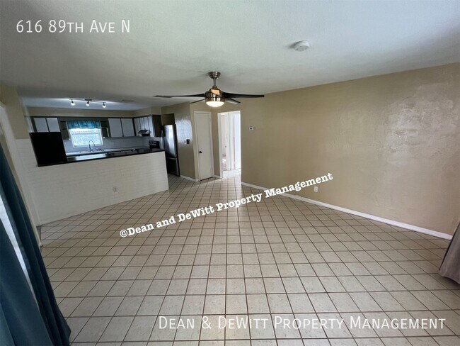 Foto del edificio - 616 89th Ave N