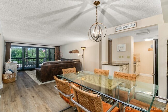 Foto del edificio - 3792 NE Ocean Blvd