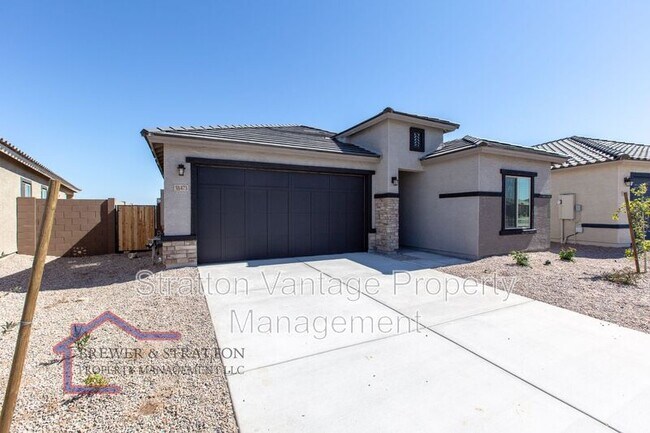 Building Photo - 18473 N Lakeside Dr