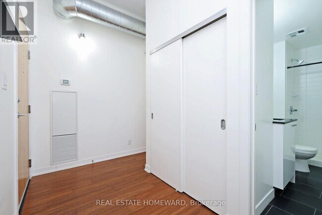 Photo du bâtiment - 510 King St E