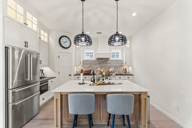 Foto del edificio - 1901 Plaza District Dr