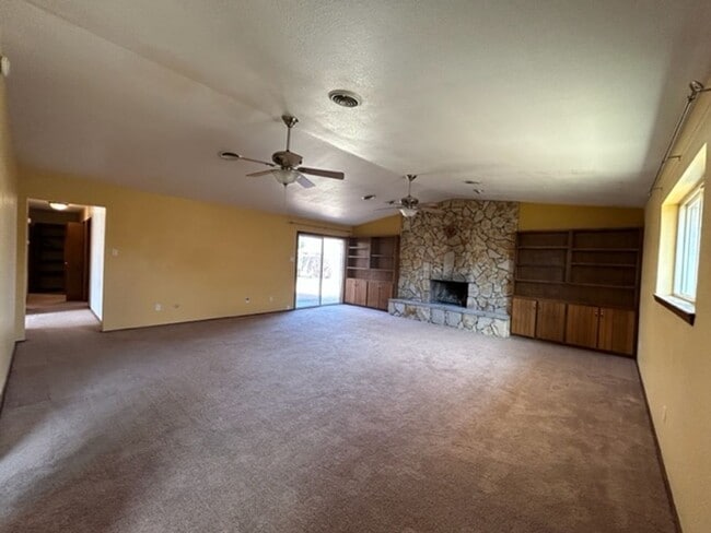 Foto del edificio - Large and Spacious 3 Bed Home! Mesa & Zia School District!