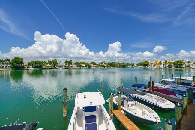 Foto del edificio - 5838 Collins Ave