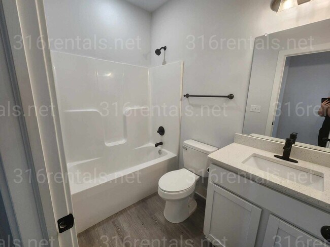 Foto del edificio - 8729-8731 E Summerside Pl