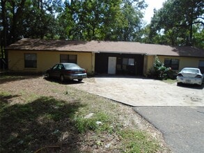 Building Photo - 4021 SW 37th St