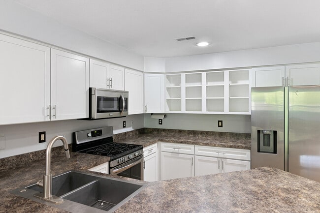 Building Photo - 1407 Millbrook Trail