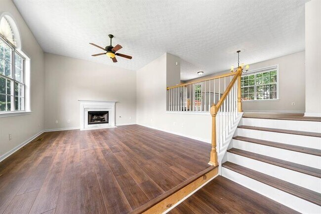 Foto del edificio - 62 Austin Bridge Ln