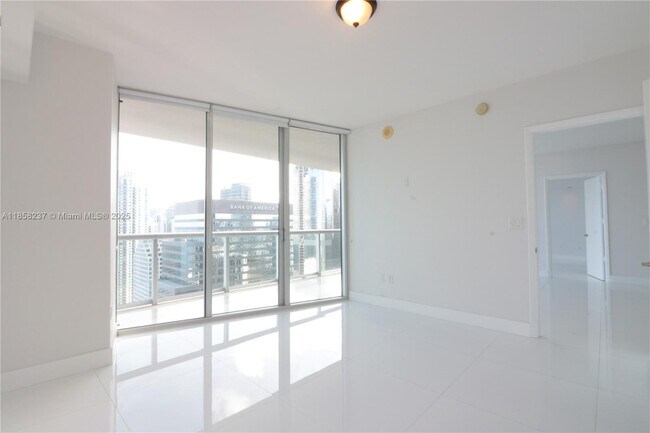 Building Photo - 495 Brickell Ave