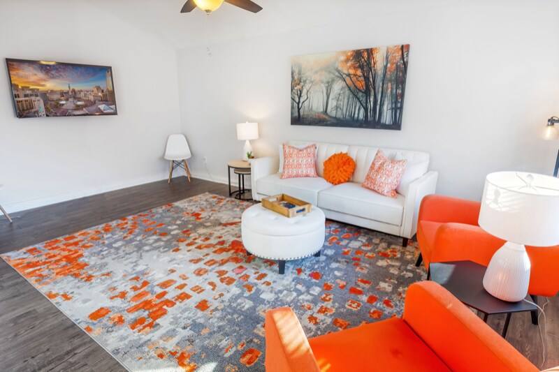 Foto principal - 2342 E 66th St