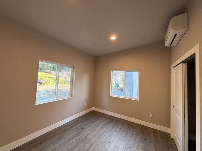 Foto del edificio - 1690 SE Crescent Dr