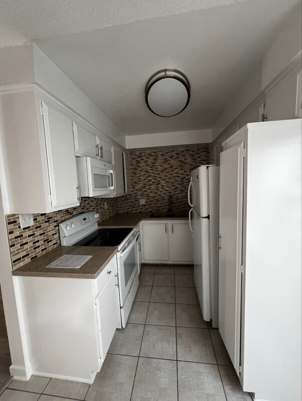 Foto del edificio - 2435 W 227th St