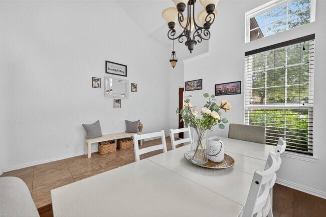 Foto del edificio - 2422 Blue Jay Ln