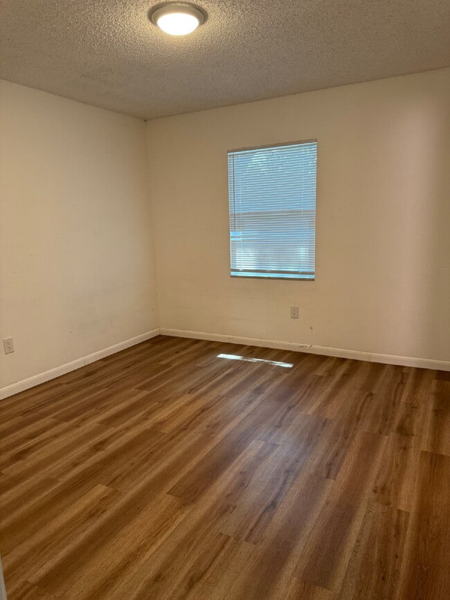 Building Photo - 3012 Allred Dr