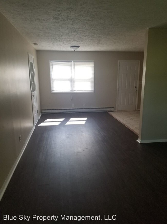 Building Photo - 3 br, 1 bath House - 529 N Foster Ave