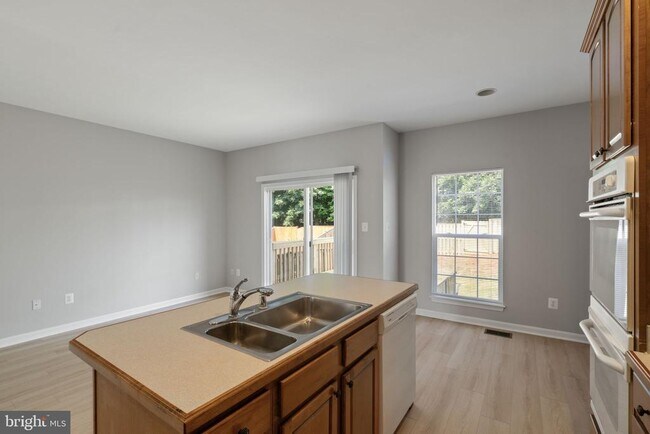 Foto del edificio - 1026 Longview Ln