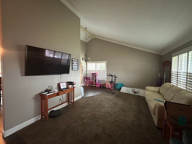 Foto del edificio - PRICE REDUCTION! Charming 3 Bedroom 2 Bath...